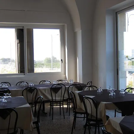 Oasis Park Hotel 3*