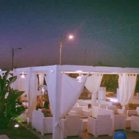 Oasis Park Hotel