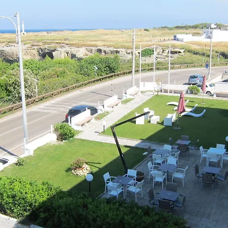 Oasis Park Hotel