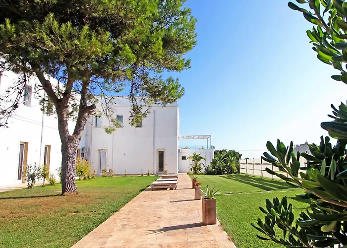 Oasis Park Отель